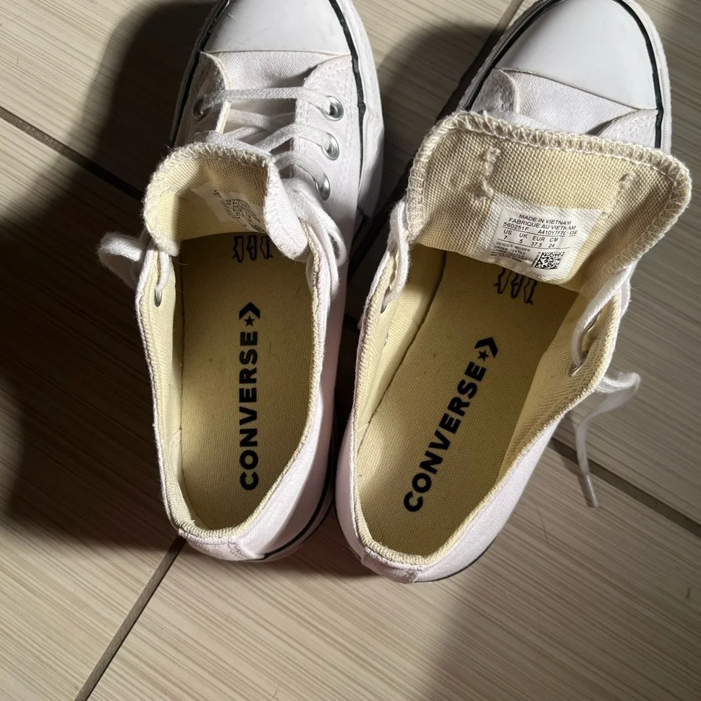 Converse All-Star Classic White Canvas Platform Sneakers - Women's Low Top, Sz 7 - Picture 3 of 11